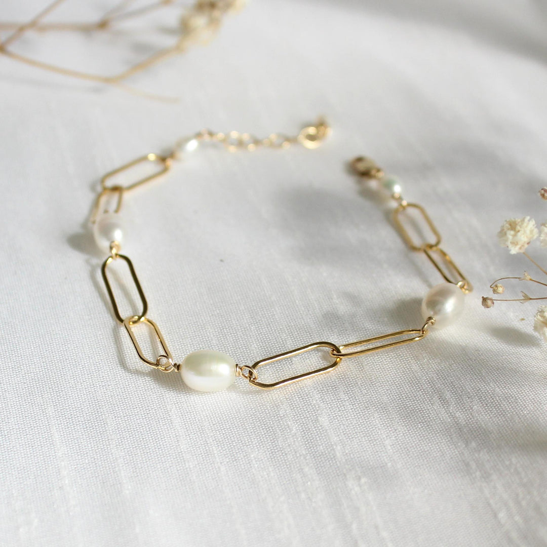 Celeste Paperclip Pearl Bracelet