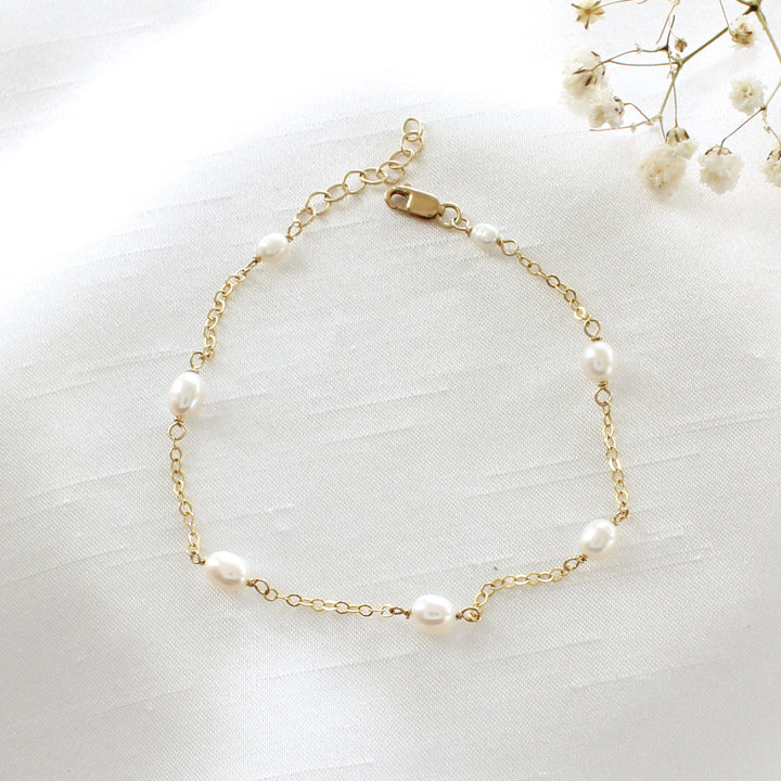 Gia Floating Pearl Bracelet