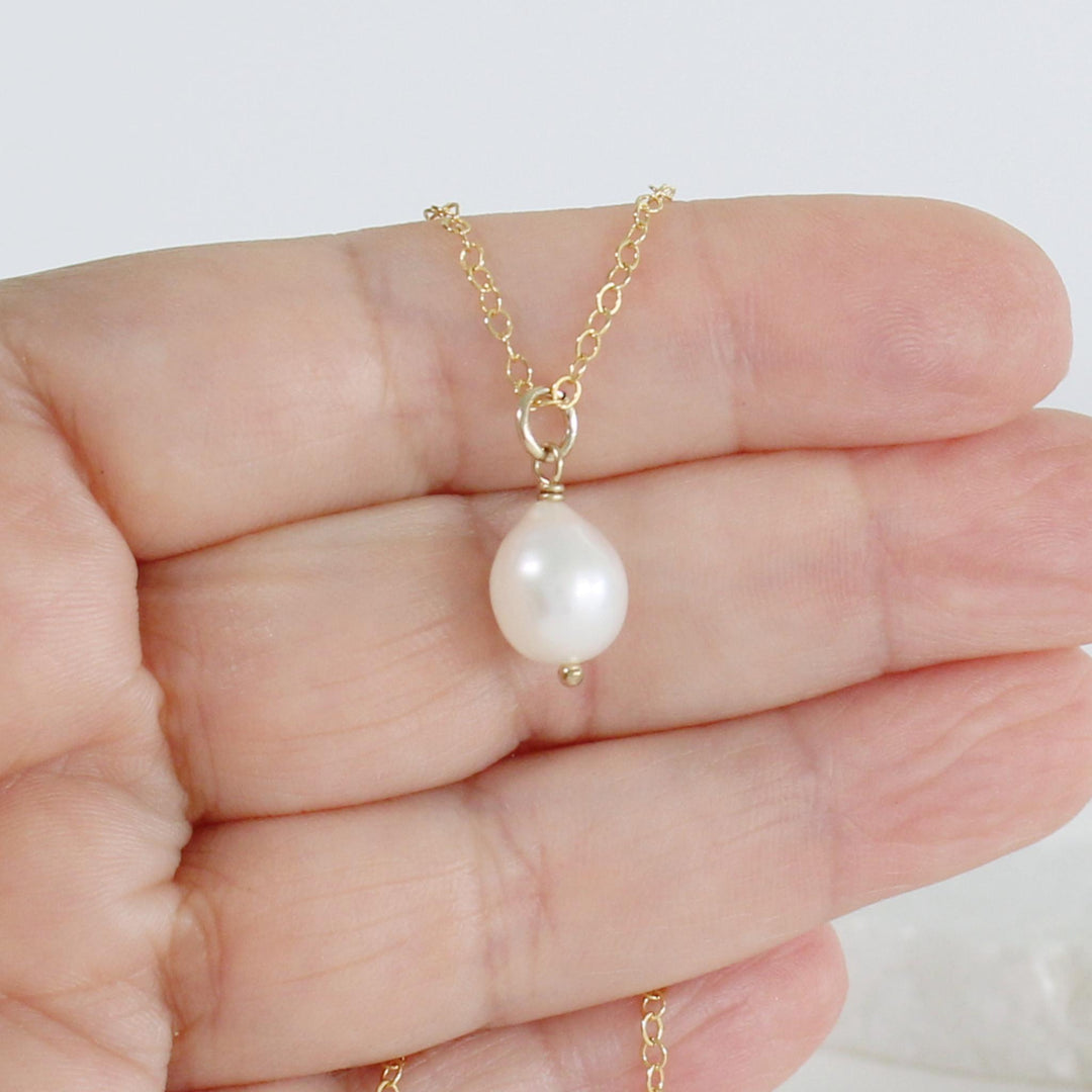 Cassie - Dainty Pearl Necklace