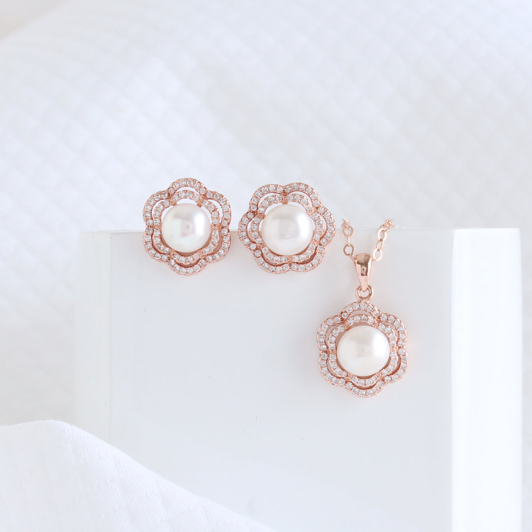 Lia - Floral Halo Pearl Jewelry Set | Rose Gold