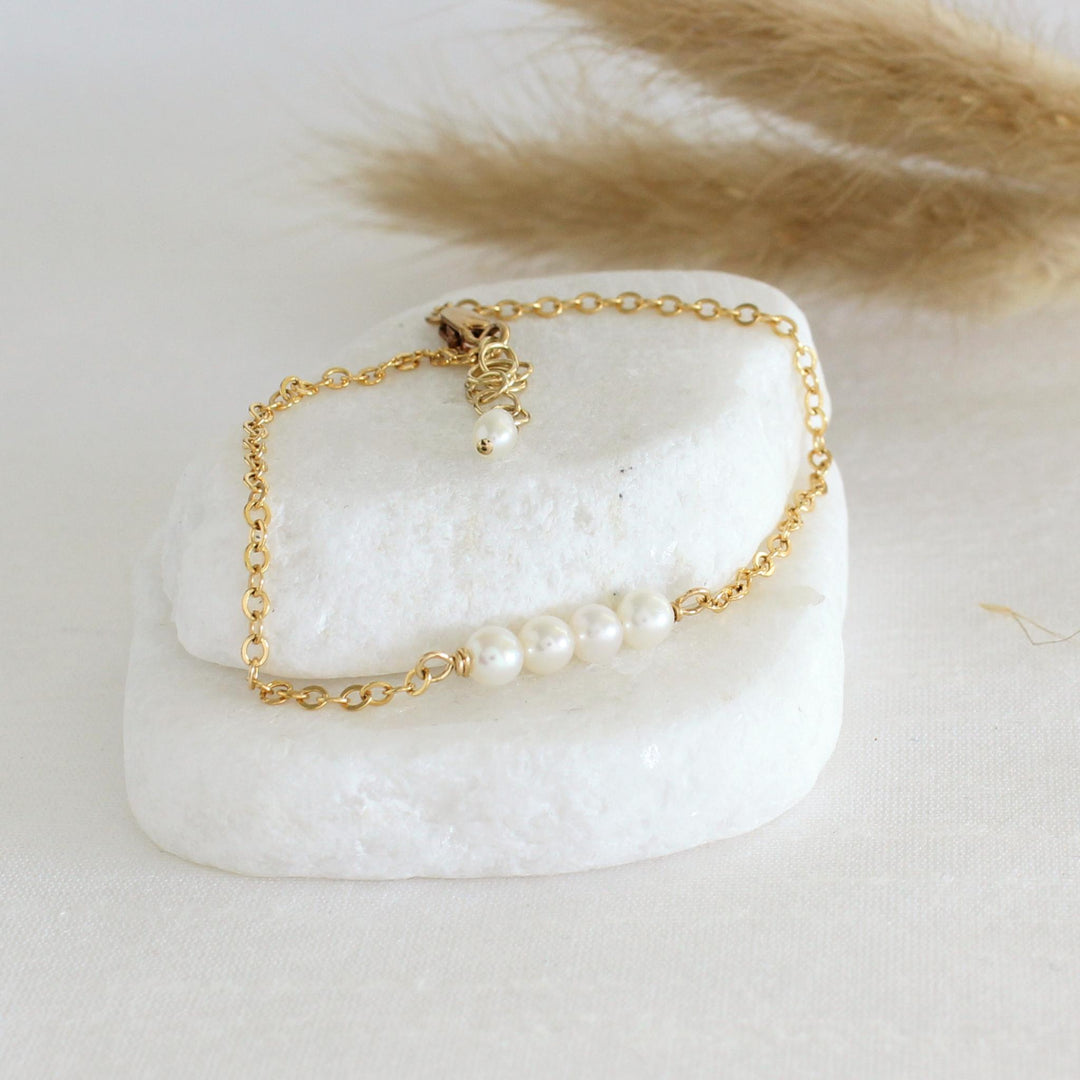 Chantal Minimalist Pearl Bracelet 