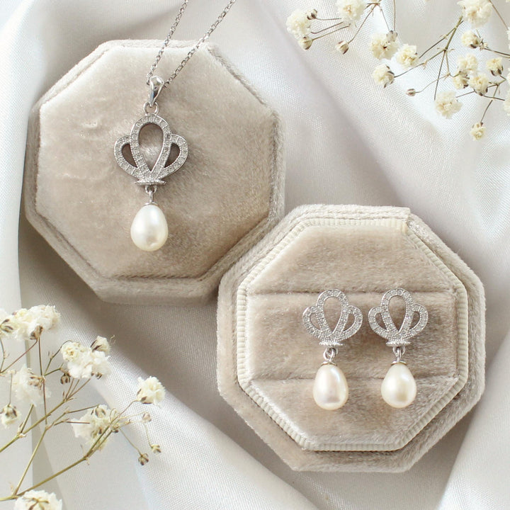 Renee - Floral Pearl Necklace & Earrings Set | Silver