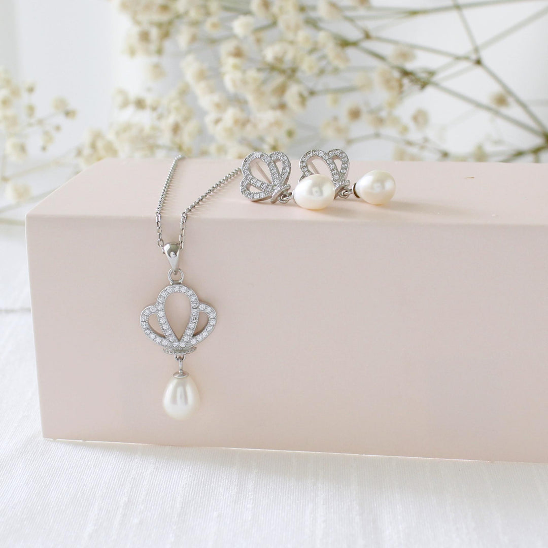 Renee - Floral Pearl Necklace & Earrings Set | Silver