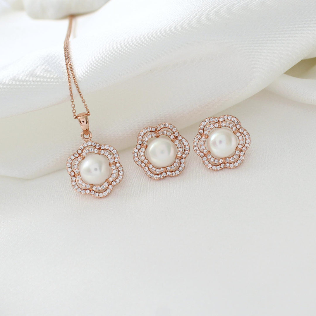 Lia Floral Halo Pearl Jewelry Set with freshwater pearls and a double halo design in rose gold vermeil.